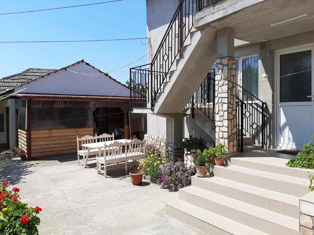 Bcm Family House Două Mai Exterior foto